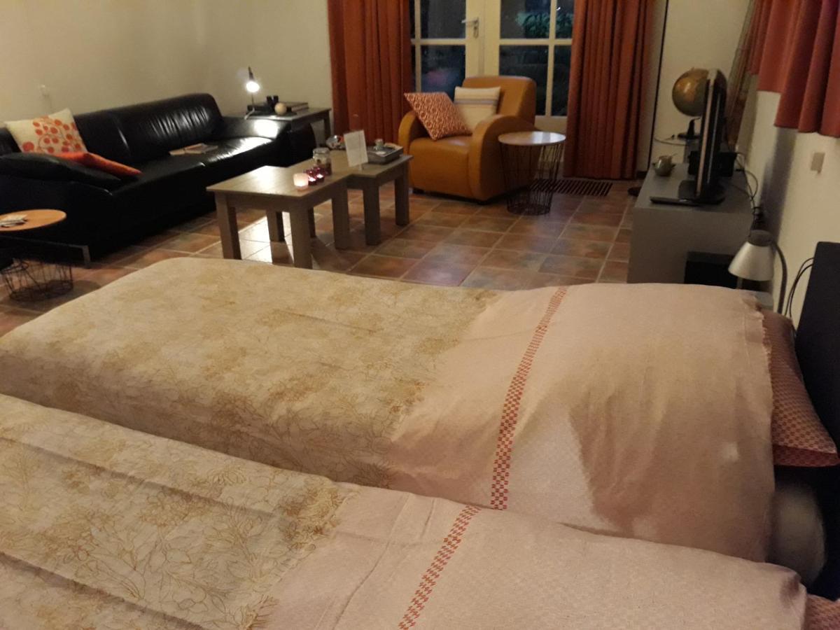 Vakantiehuisje Achter Odiliapeel Bagian luar foto